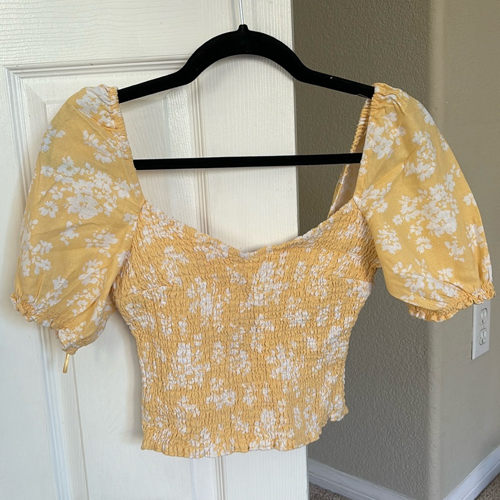 Abercrombie & Fitch Puff Sleeve Smocked Crop Top